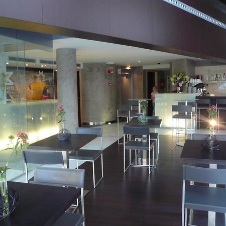 Hotel Madanis L'Hospitalet de Llobregat Ristorante foto